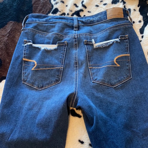 AMERICAN EAGLE DISTRESSED JEANS NWOT - Picture 5 of 6